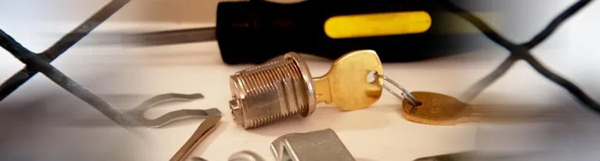 community Locksmith Store Plainville, MA 508-316-9124 - changing-locks